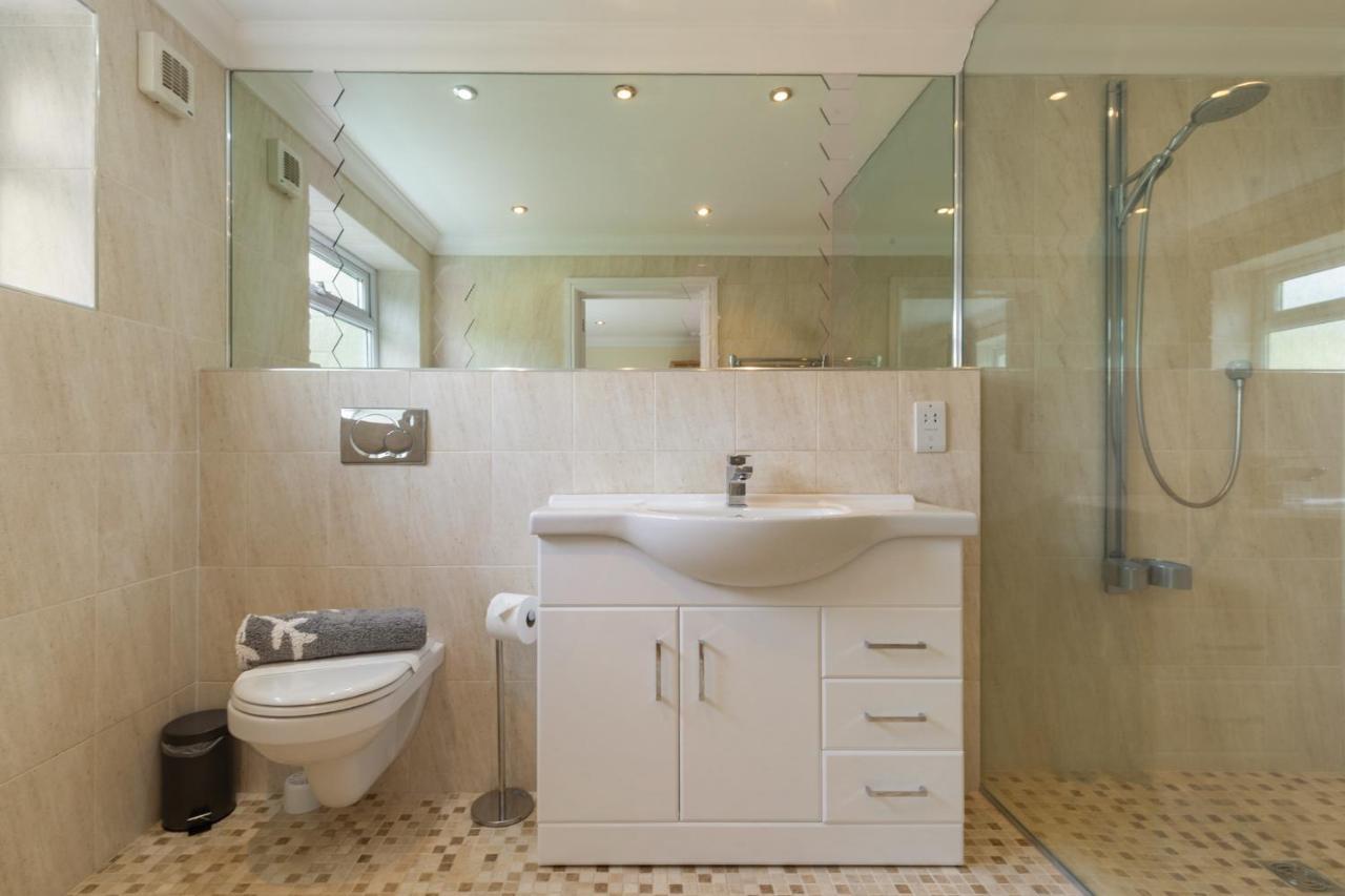 Sunningdale - Beach Side Cottage, Sea Views, Parking Saundersfoot Exterior foto