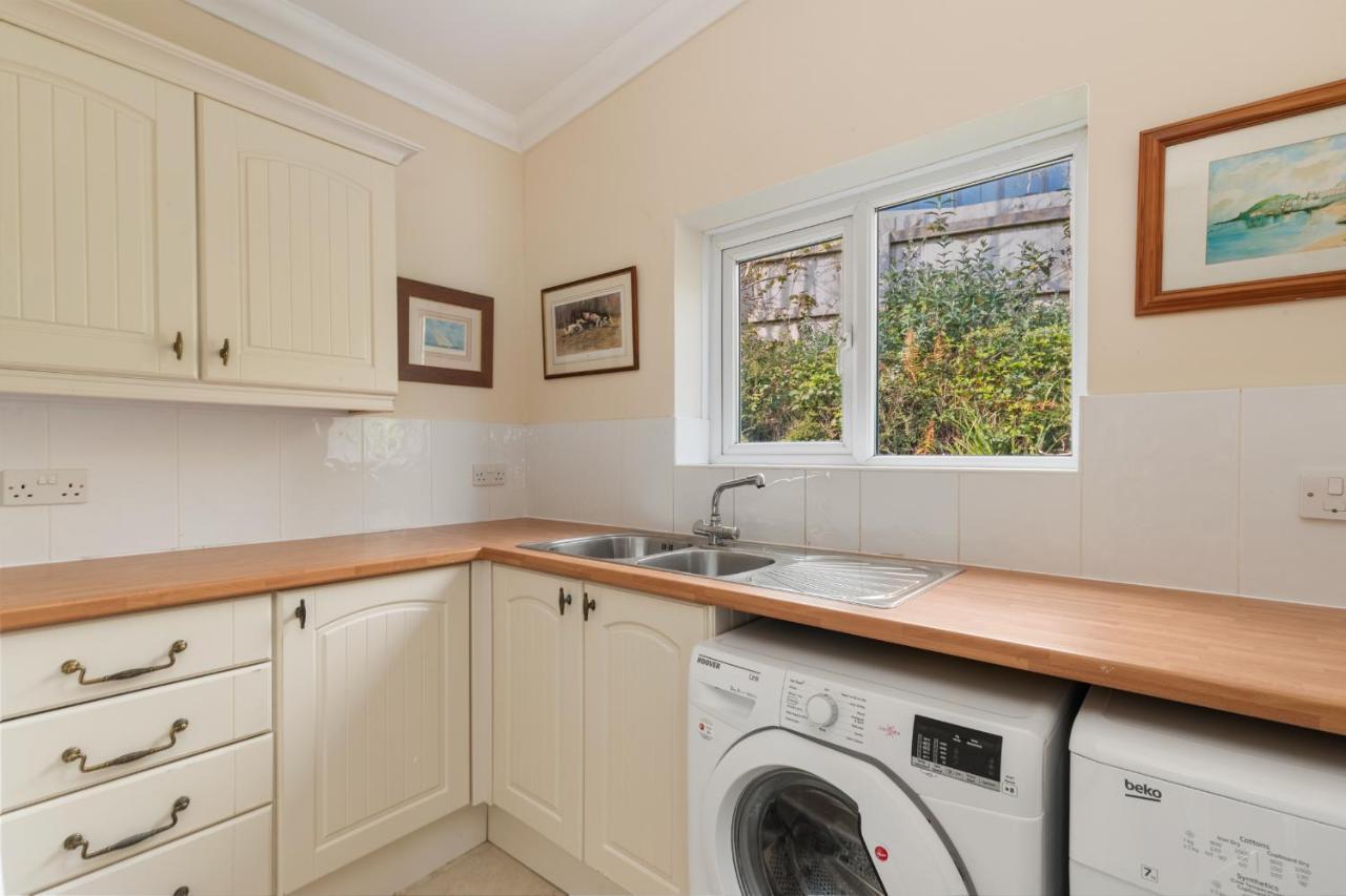 Sunningdale - Beach Side Cottage, Sea Views, Parking Saundersfoot Exterior foto